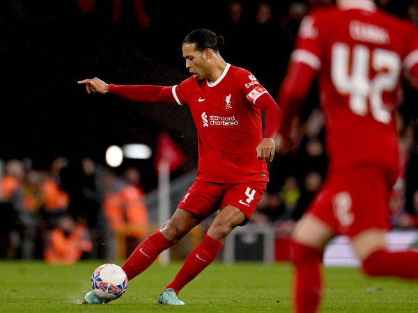 Virgil van Dijk Ingin Para Pemain Muda Liverpool Tetap Membumi