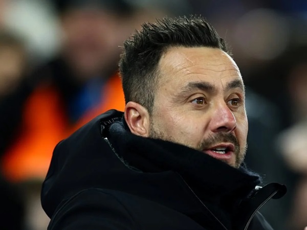 Roberto De Zerbi Berikan Klarifikasi Soal Ketertarikan Barcelona