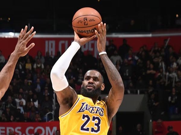 LeBron James Sah Tembus 40,000 Poin Karir Saat Jamu Nuggets