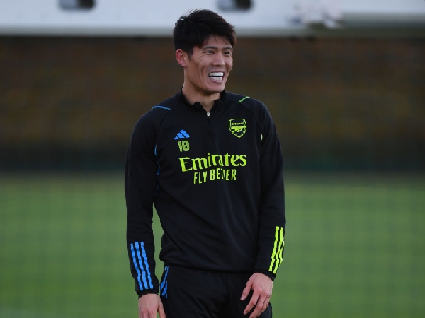 Bek serbaguna Arsenal, Takehiro Tomiyasu