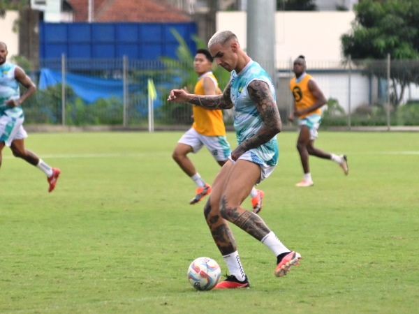 Bek Persib, Alberto Rodriguez