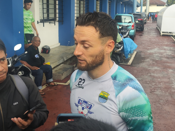 Gelandang Persib, Marc Klok