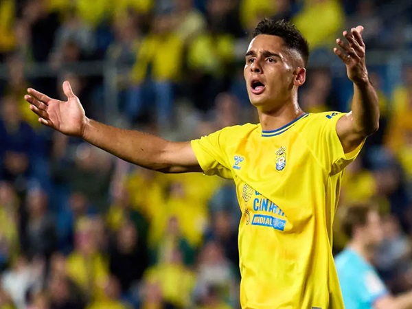 Barcelona Harus Berjuang untuk Dapatkan Bek Las Palmas