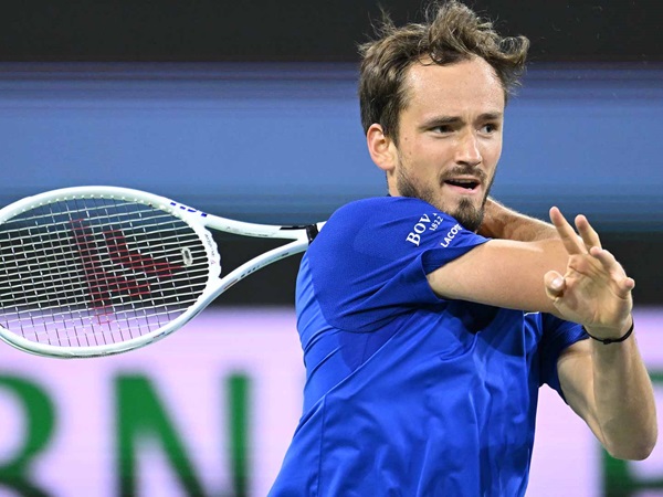 Jumpa Di Indian Wells, Daniil Medvedev Pertahankan Dominasi Atas Roberto Carballes Baena