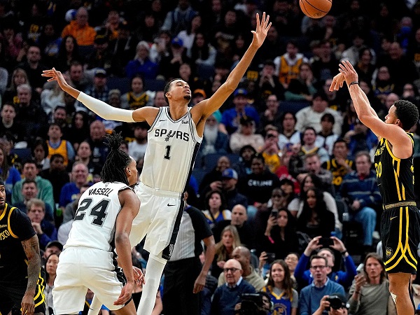 Draymond Green sebut Victor Wembanyama belum layak menangi gelar pemain bertahan terbaik.