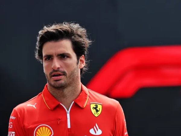 Carlos Sainz Dikabarkan Sudah Mulai Negosiasi dengan Mercedes