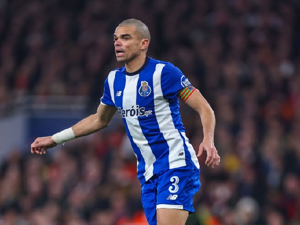 Pepe tidak bisa membantu Porto melewati Arsenal