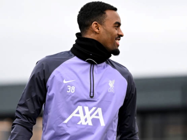 Jelang Hadapi Sparta Prague, Ryan Gravenberch Kembali Berlatih