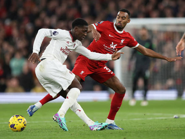 2 Kelemahan Manchester United yang Bisa Dieksploitasi Liverpool