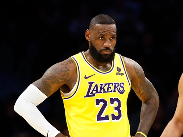 LeBron James Cetak Sejarah Saat Dikalahkan Warriors