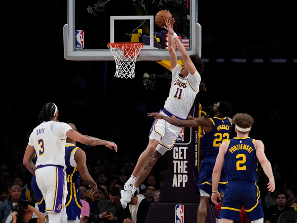 Darvin Ham terkesan lihat performa Jaxson Hayes saat lawan Golden State Warriors.