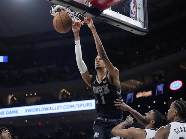 San Antonio Spurs Berdiskusi dengan Wembanyama Bahas Roster