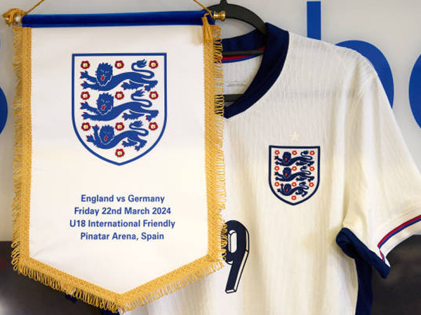 Seragam Baru Tim Nasional Inggris Jadi Perdebatan, Nike Beri Klarifikasi