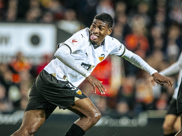 Defender incaran Atletico Madrid