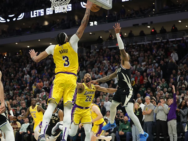 Anthony Davis Senang Samai Catatan Kobe Bryant