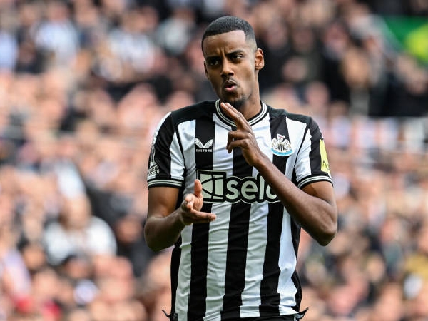 Alexander Isak diminati oleh Arsenal