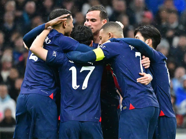 Pemain Paris Saint-Germain.