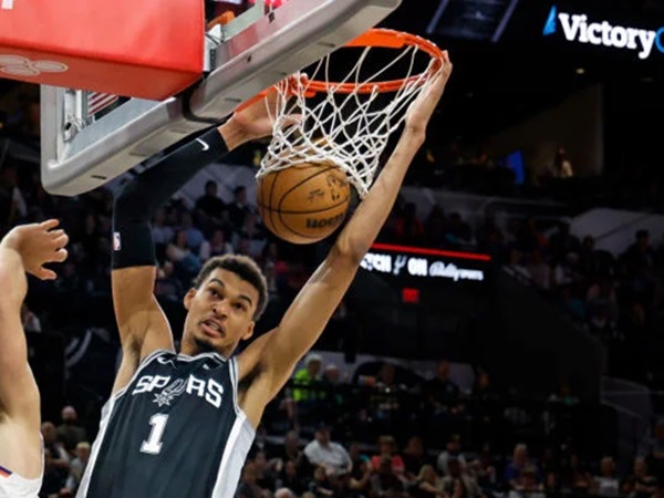 Victor Wembanyama Kena Denda karena Lempar Bola