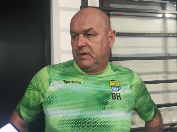 pelatih Persib, Bojan Hodak