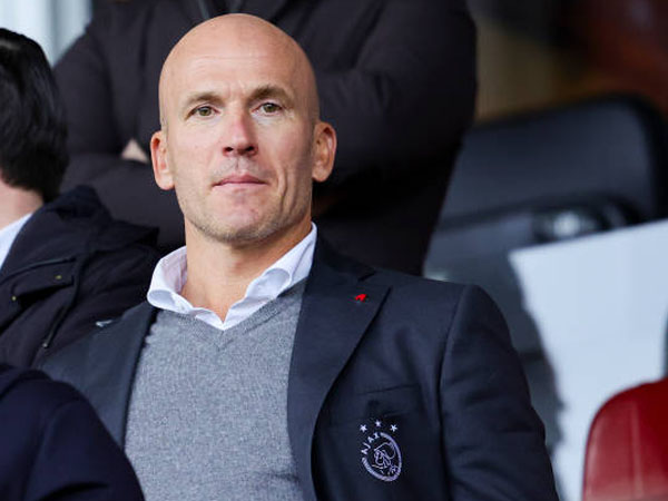 Terlibat Kasus Perdagangan Saham, Ajax Amsterdam Pecat CEO Klub