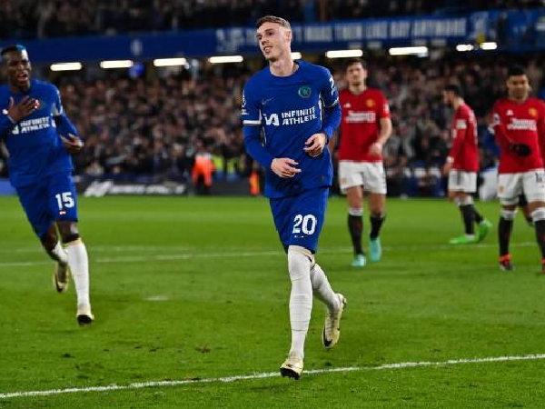 Bintang Chelsea, Cole Palmer, baru saja mencetak hat-trick ke gawang Manchester United