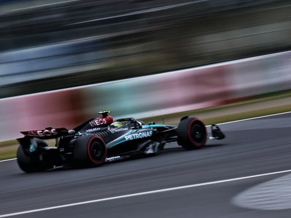 Lewis Hamilton Sebut Leclerc Penyebab Mobil Alami Kerusakan