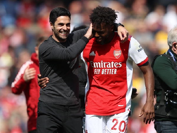 Mikel Arteta dan Nuno Tavares