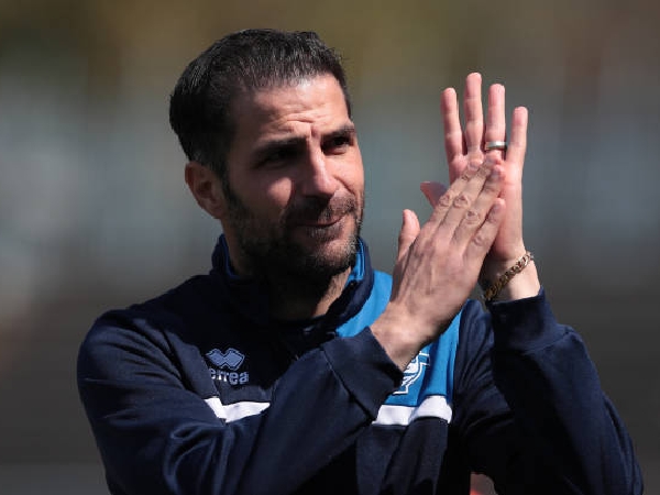 Cesc Fabregas saat ini menjadi asisten manajer di Como