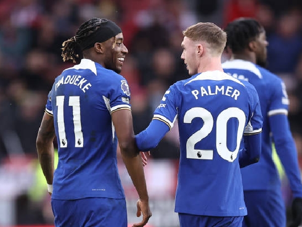 Noni Madueke dan Cole Palmer