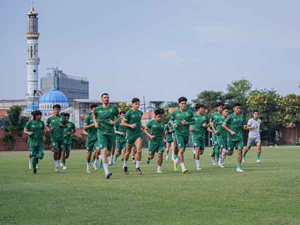 Latihan Persebaya Surabaya jelang laga kontra Dewa United FC