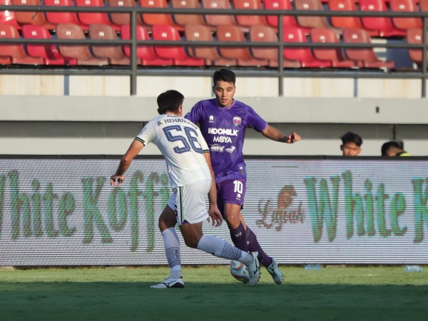 Persib harus puas bermain imbang dengan Persita 3-3