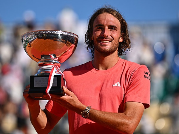 Stefanos Tsitsipas Sukses Cetak Hat-Trick Di Monte Carlo