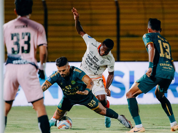 Winger Bali United, Privat Mbarga kesulitan melewati pemain Persikabo 1973