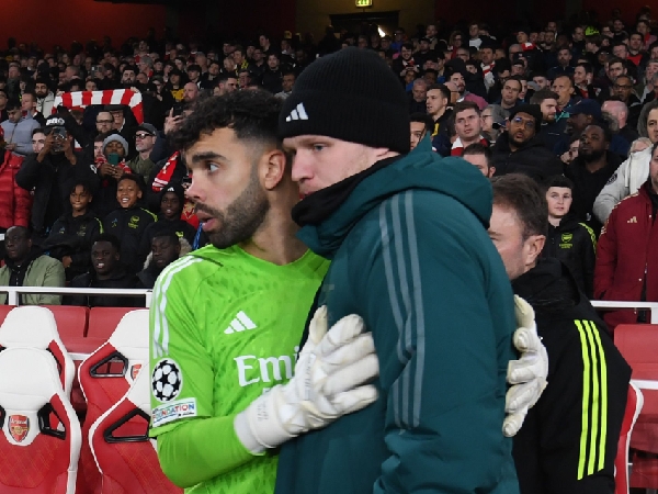 Brad Friedel mengomentari persaingan David Raya dan Aaron Ramsdale di Arsenal