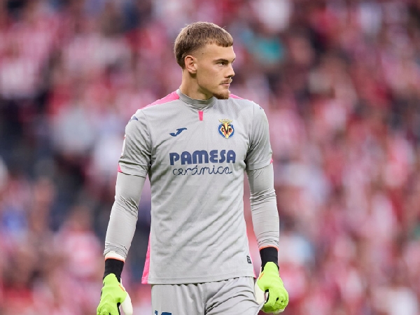 Filip Jorgensen diperebutkan oleh Liverpool dan Arsenal