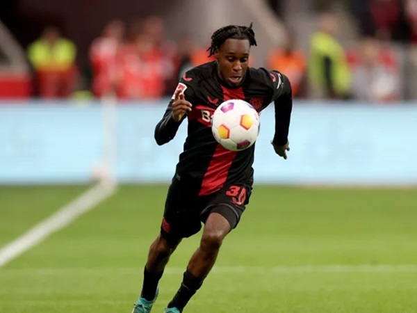 Real Madrid Memantau Bek Kanan Bayer Leverkusen