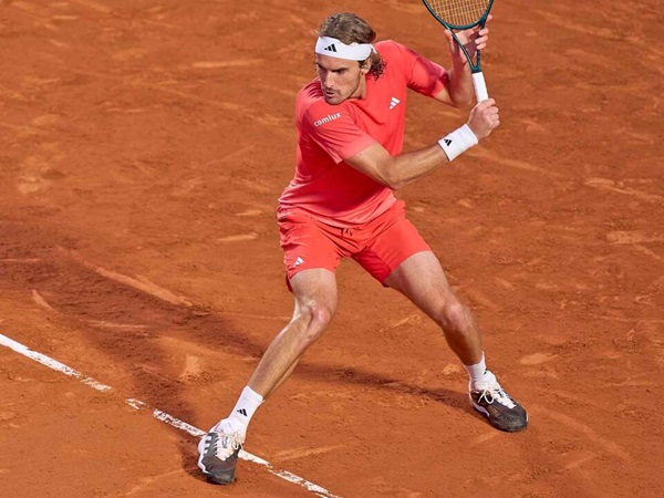 Pertahankan Momentum, Stefanos Tsitsipas Petik Kemenangan Pertama Di Barcelona