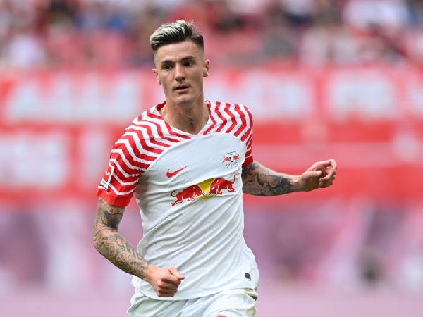 Arsenal mencari striker baru dan dikaitkan dengan Benjamin Sesko