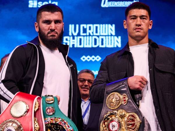 Artur Beterbiev (kiri) dan Dmitry Bivol. (Foto: Queensberry Promotions)