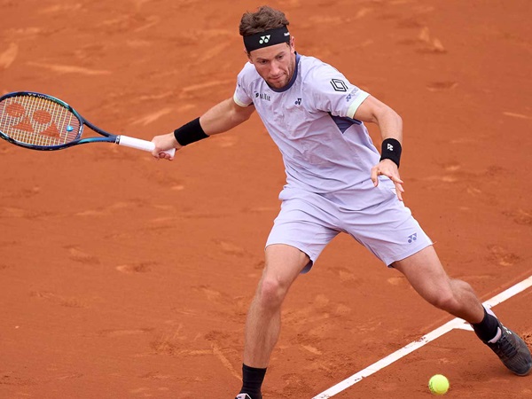 Performa Perkasa Antar Casper Ruud Ke Perempatinal Di Barcelona