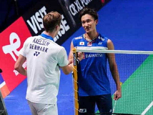 Viktor Axelsen Ucapkan Selamat Pensiun Kepada Sang Rival Kento Momota