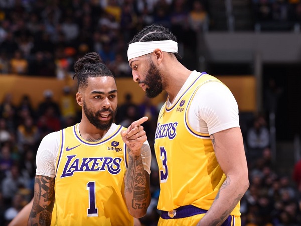 Anthony Davis mau D'Angelo Russell lebih baik di game 2.