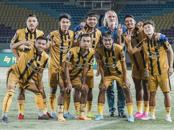 Skuat Dewa United FC tembus zona empat besar