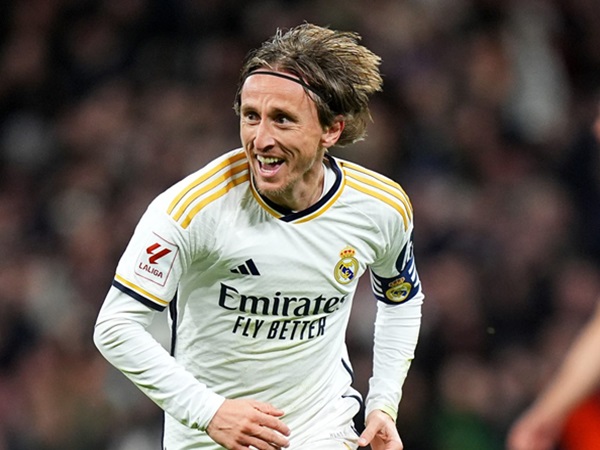 Luka Modric Bercanda dengan Buka Peluang Kembali ke Premier League