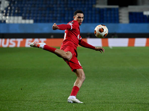 Trent Alexander-Arnold Bicara Potensi Liverpool Memanfaatkan Kesalahan City