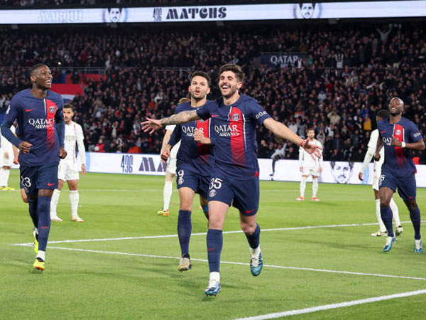 Gelar Liga Kian Dekat, PSG Raih Kemenangan Besar Atas Olympique Lyonnais
