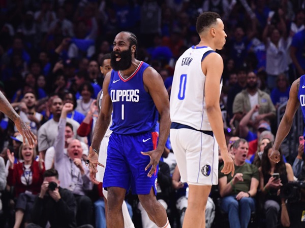 James Harden Bicarakan Perannya Saat Kalahkan Mavericks