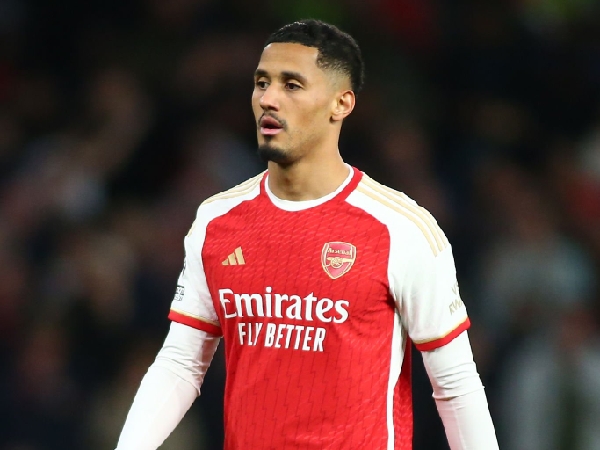 Bek Arsenal, William Saliba