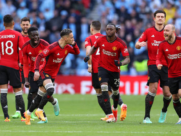 Dianggap Berperilaku Tidak Pantas, Erik ten Hag Bela Antony