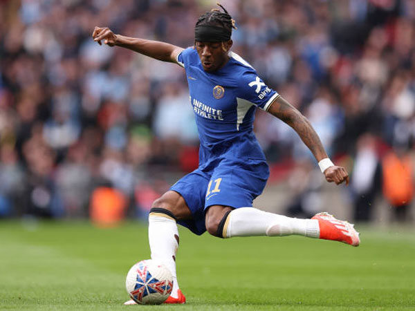 Legenda Chelsea Minta Mauricio Pochettino Cadangkan Noni Madueke